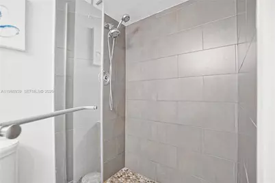 9 Island Ave #2410, Miami Beach, FL 33139 - Photo 21