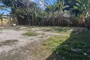 3090 NW 29th St, Miami, FL 33142 - Photo 23