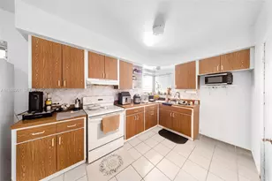 605 NW 34th Ave, Miami, FL 33125 - Photo 17