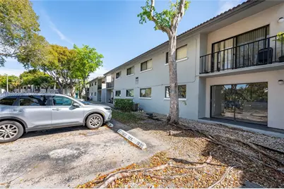 7095 NW 179th St #110, Hialeah, FL 33015 - Photo 5