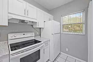 3776 NW 91st Ln, Sunrise, FL 33351 - Photo 9