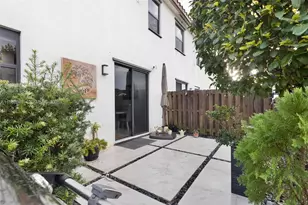 9015 NW 183rd St, Hialeah, FL 33018 - Photo 33