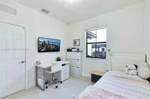 9015 NW 183rd St, Hialeah, FL 33018 - Photo 21