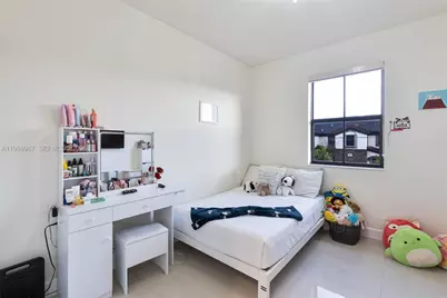 9015 NW 183rd St, Hialeah, FL 33018 - Photo 23