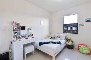 9015 NW 183rd St, Hialeah, FL 33018 - Photo 23