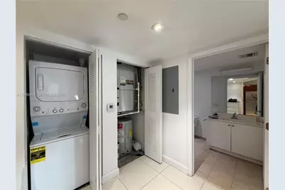 111 E Flagler St #606, Miami, FL 33131 - Photo 9