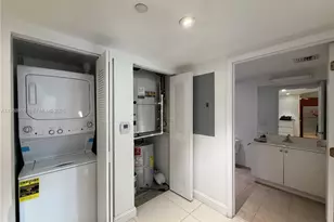 111 E Flagler St, Miami, FL 33131 - Photo 9