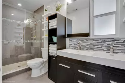 113 SW 2nd St, Hallandale Beach, FL 33009 - Photo 19
