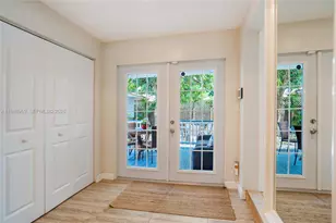 113 SW 2nd St, Hallandale Beach, FL 33009 - Photo 15