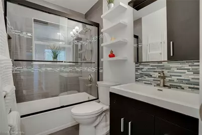 113 SW 2nd St, Hallandale Beach, FL 33009 - Photo 23