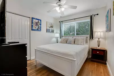 113 SW 2nd St, Hallandale Beach, FL 33009 - Photo 21