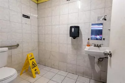 10550 NW 77 Ct, Hialeah Gardens, FL 33016 - Photo 25