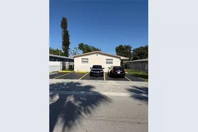 15961 NE 18th Pl, North Miami Beach, FL 33162 - Photo 3
