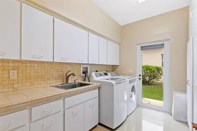 10091 NW 7th St, Plantation, FL 33324 - Photo 31