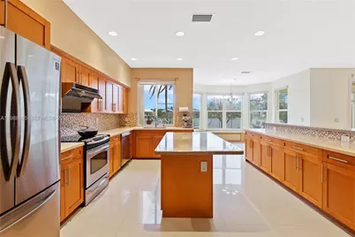 10091 NW 7th St, Plantation, FL 33324 - Photo 9