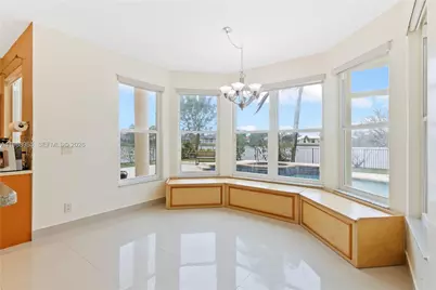 10091 NW 7th St, Plantation, FL 33324 - Photo 11