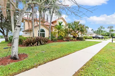 10091 NW 7th St, Plantation, FL 33324 - Photo 3