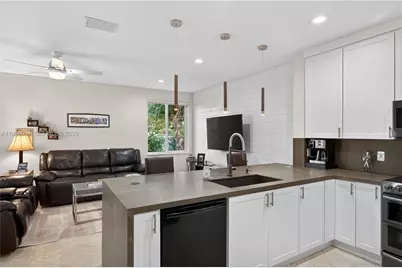 1512 Maple Dr, Weston, FL 33327 - Photo 15