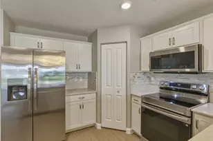 6011 Woods Edge Cir, Riviera Beach, FL 33410 - Photo 11