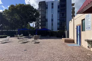 3301 N Country Club Dr, Aventura, FL 33180 - Photo 37