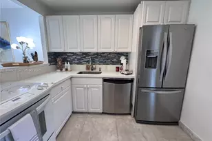 3301 N Country Club Dr, Aventura, FL 33180 - Photo 9