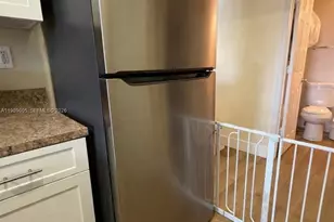 11631 SW 2nd St, Pembroke Pines, FL 33025 - Photo 13