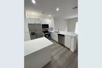 5725 NW 114th Path #106, Doral, FL 33178 - Photo 5