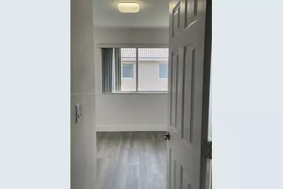 5725 NW 114th Path #106, Doral, FL 33178 - Photo 17