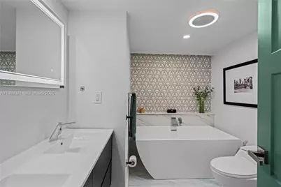 1940 NE 2nd Ave #118J, Wilton Manors, FL 33305 - Photo 17