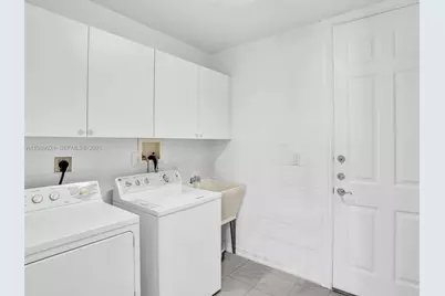 20780 NE 32nd Ave, Aventura, FL 33180 - Photo 27