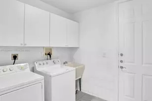 20780 NE 32nd Ave, Aventura, FL 33180 - Photo 27