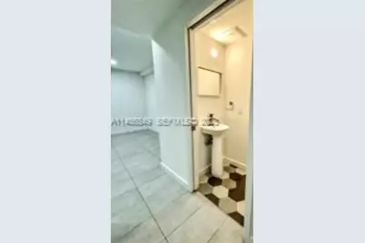 315 NW 34th Ave #315, Miami, FL 33125 - Photo 5