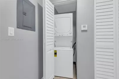 185 SE 14th Ter #1611, Miami, FL 33131 - Photo 11