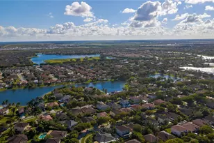 8933 SW 212th Ln, Cutler Bay, FL 33189 - Photo 3