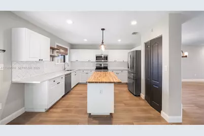 8933 SW 212th Ln, Cutler Bay, FL 33189 - Photo 15