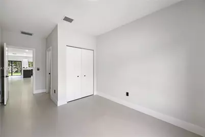 122 NW 5th Ave, Hallandale Beach, FL 33009 - Photo 11