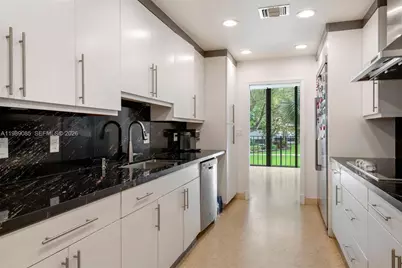 1566 NE Quayside Ter #D14, Miami, FL 33138 - Photo 9