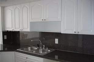 1351 NE Miami Gardens Dr, Miami, FL 33179 - Photo 9