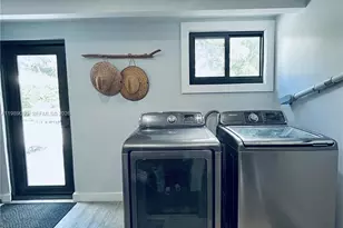 1175 NE 131st St, North Miami, FL 33161 - Photo 21