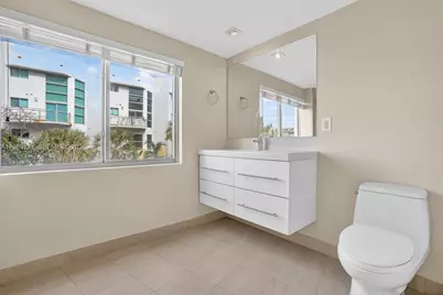 7700 Collins Ave #1, Miami Beach, FL 33141 - Photo 15