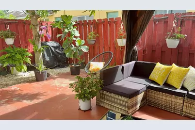 909 NE 42nd Ave, Homestead, FL 33033 - Photo 9