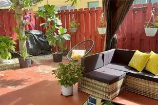 909 NE 42nd Ave, Homestead, FL 33033 - Photo 9