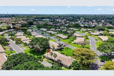 8662 Bella Vista Dr, Boca Raton, FL 33433 - Photo 37