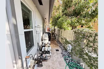 3200 NE 165th St, North Miami Beach, FL 33160 - Photo 47