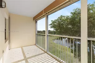 13250 SW 4th Ct, Pembroke Pines, FL 33027 - Photo 31