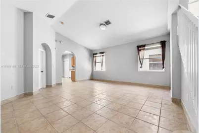 2302 NE 37th Ter #2302, Homestead, FL 33033 - Photo 3