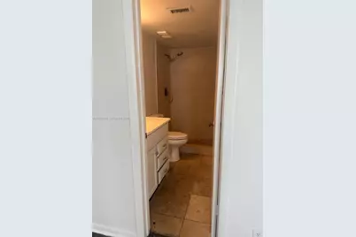 109 Lake Emerald Dr #102, Oakland Park, FL 33309 - Photo 15