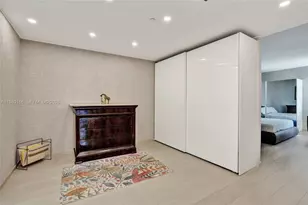 520 Brickell Key Dr, Miami, FL 33131 - Photo 11