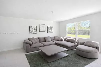 2402 SE 30th St, Homestead, FL 33035 - Photo 5