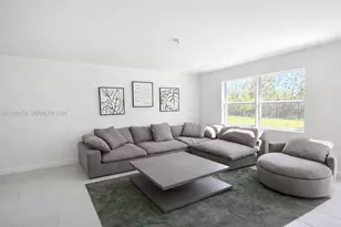 2402 SE 30th St, Homestead, FL 33035 - Photo 5